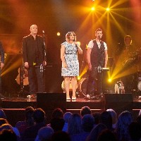 Nell Ní Chróinín with The High Kings.